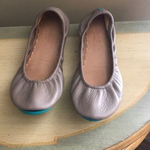 Tieks size 8 Taupe